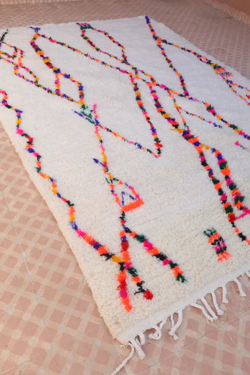 Azilal Berber White Rug with Colorful and Fluorescent Patterns – Handmade – 307 x 207 cm