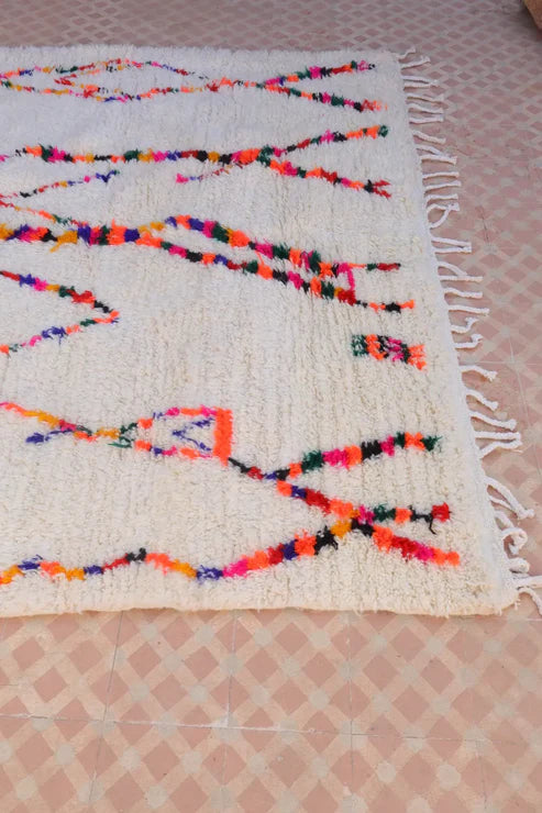 Azilal Berber White Rug with Colorful and Fluorescent Patterns – Handmade – 307 x 207 cm