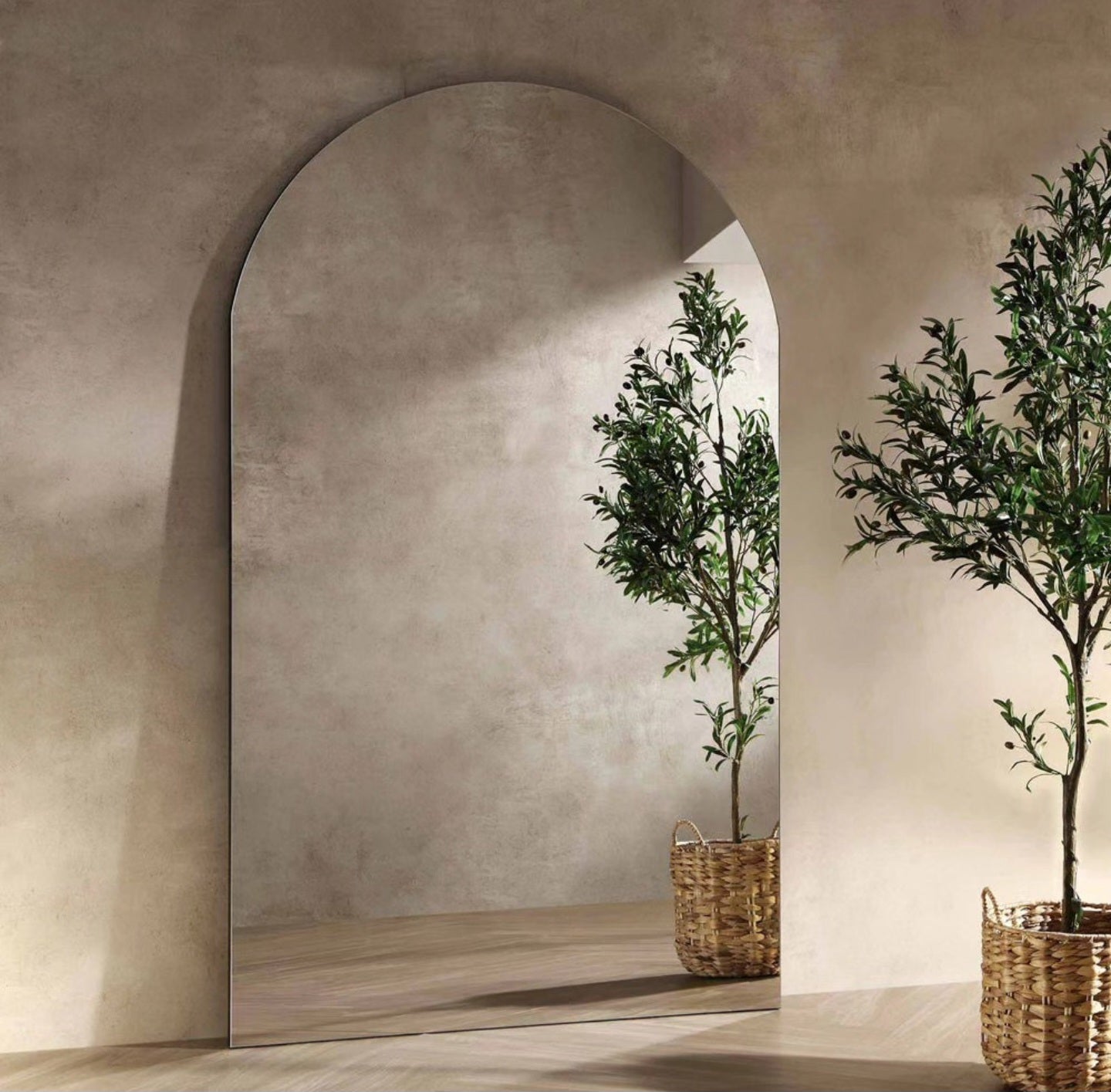 BESPOKE: Half Moon Frameless